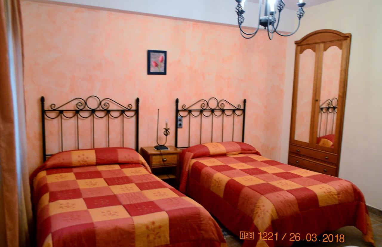 Posada La Reja Malpica de Tajo 外观 照片