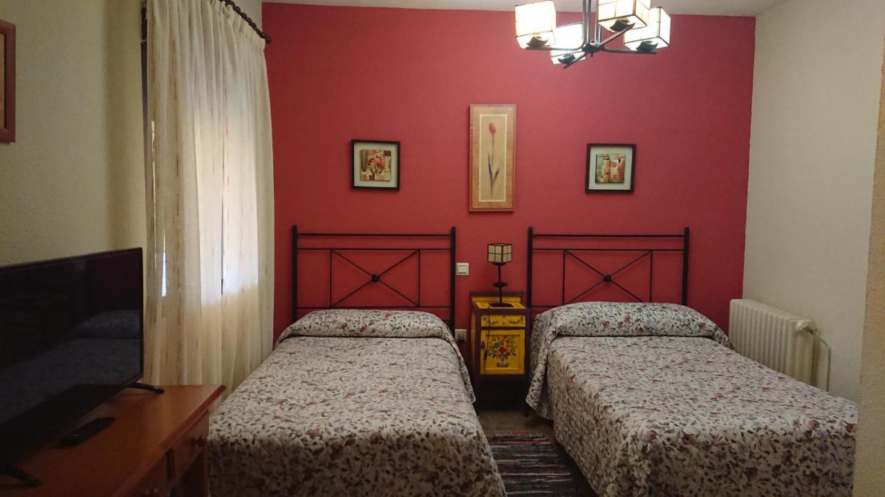 Posada La Reja Malpica de Tajo 外观 照片
